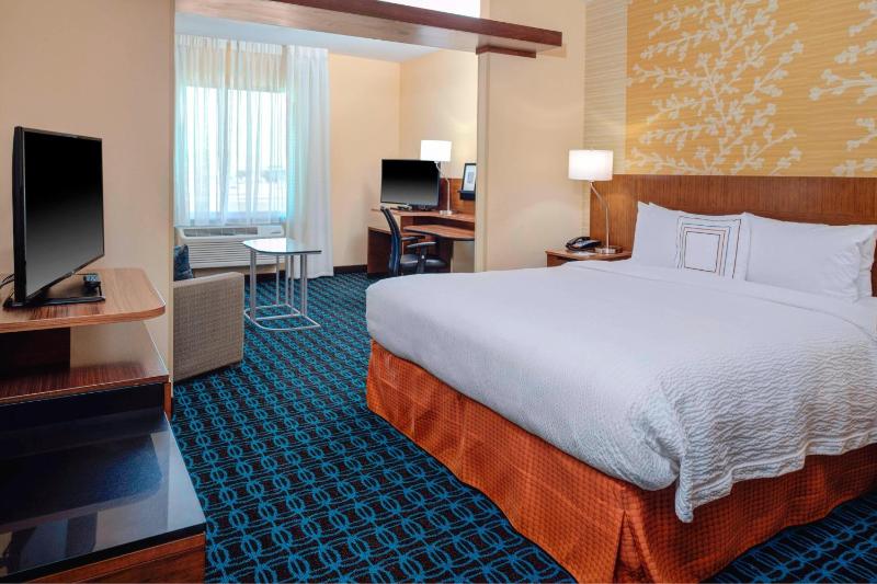 King Suite with Sofa Bed and Adapted Tub - Mobility and Hearing Accessible image 2