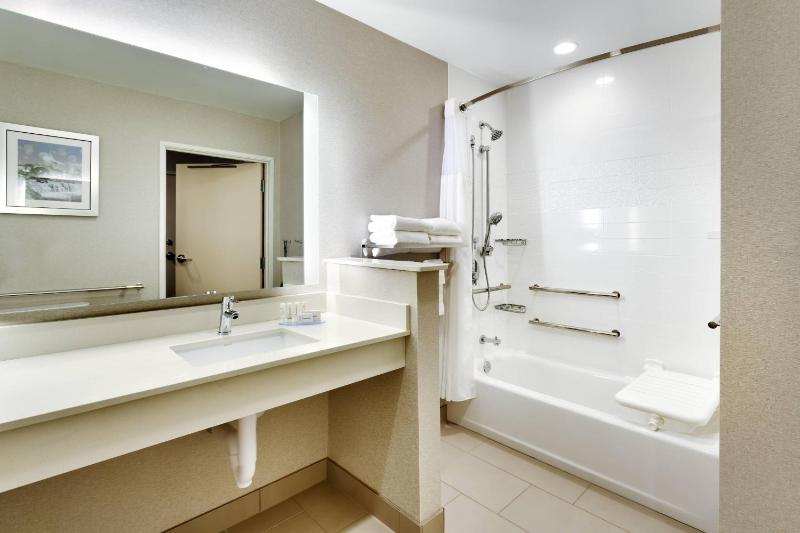 Junior Suite with Two Queen Beds and Sofa Bed - Hearing Accessible image 2