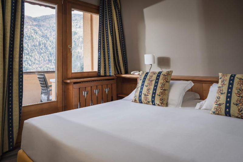 Superior Double or Twin Room image 4