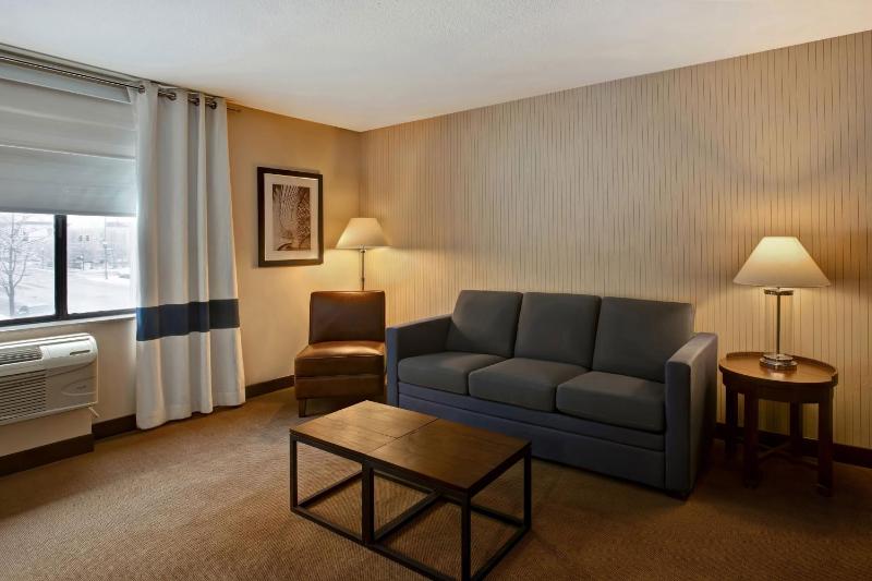 Suite, 1 Queen, Sofa bed, Towers Building image 3