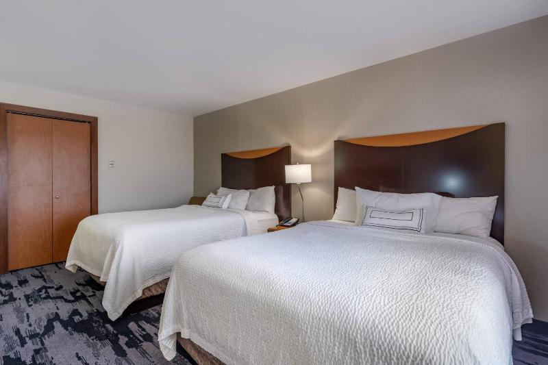 Queen Room with Two Queen Beds image 1