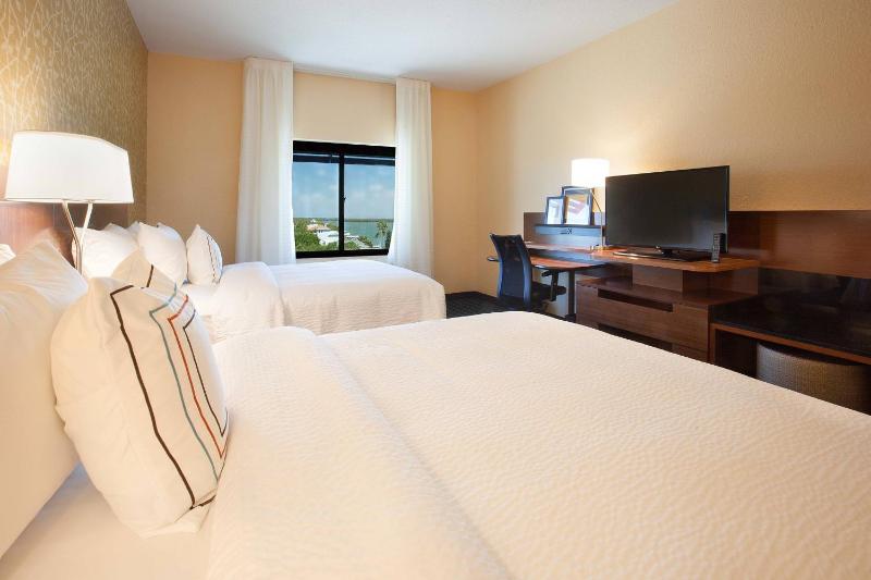 Fairfield Inn & Suites by Marriott Clearwater Beach - image 5