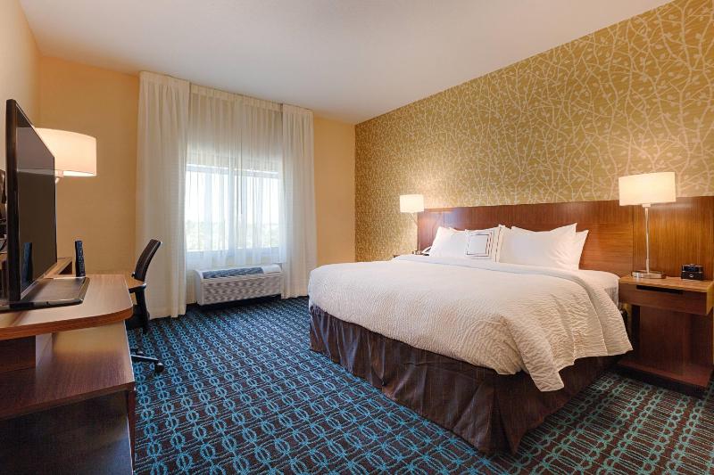 Fairfield Inn & Suites by Marriott Clearwater Beach - image 16