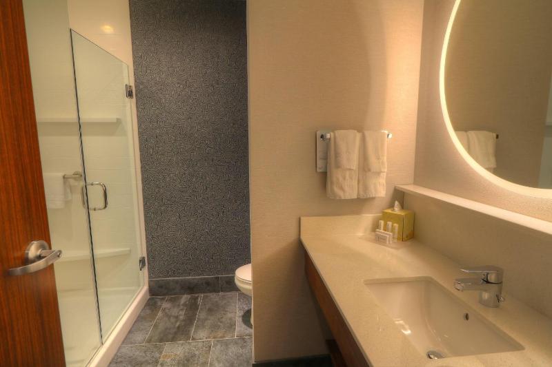 King Room image 3