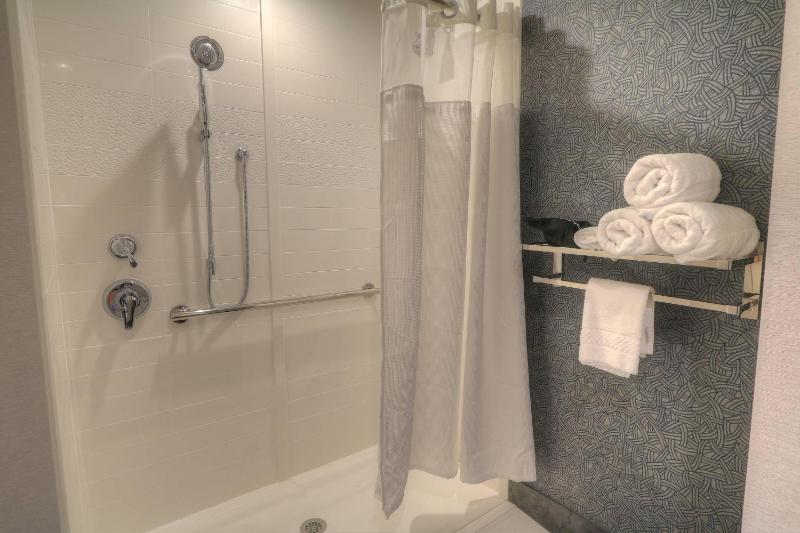 King Room image 2