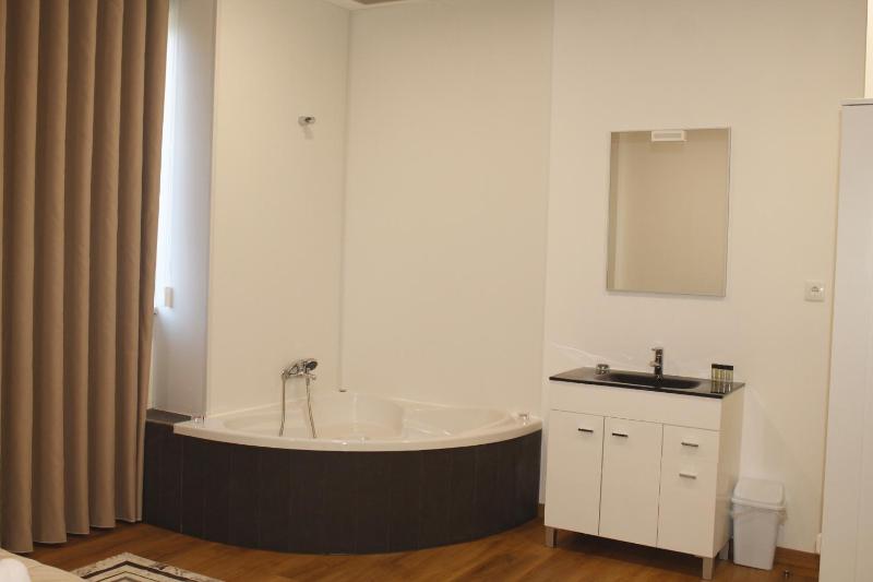 Double Room image 2