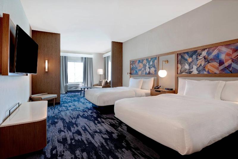 Queen Suite with 2 Queen Beds and Sofa Bed image 4