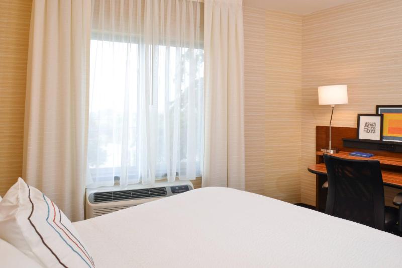 Queen Room image 3