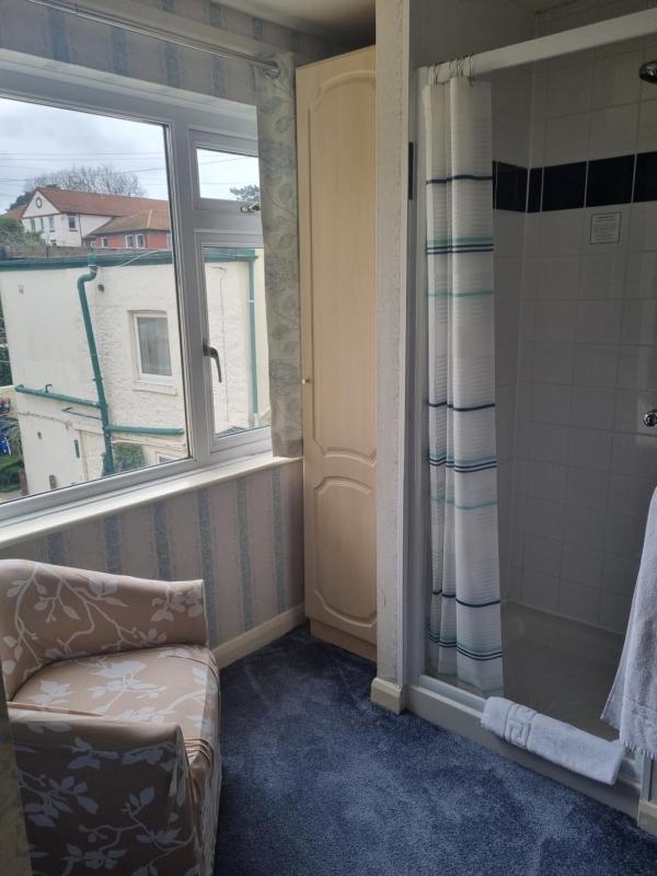Single Room with Private Bathroom image 1