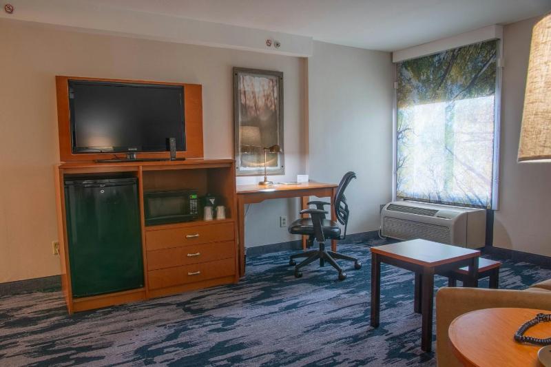 Queen Suite image 2