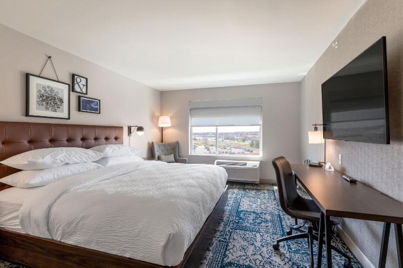 Traditional Room, Guest room, 1 King image 4