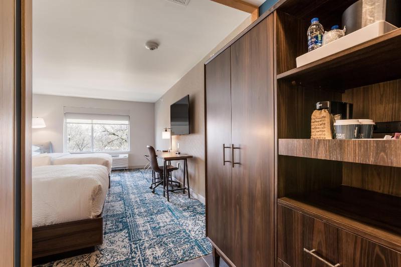 Traditional Room, Guest room, 2 Queen image 1
