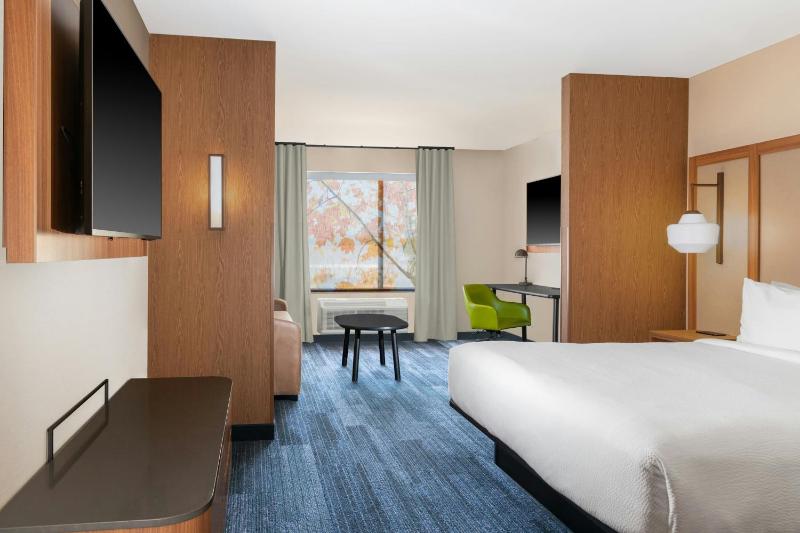 King Suite with Sofa Bed image 2