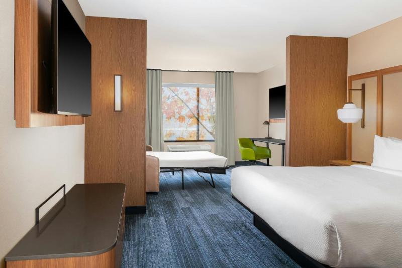 King Suite with Sofa Bed image 3