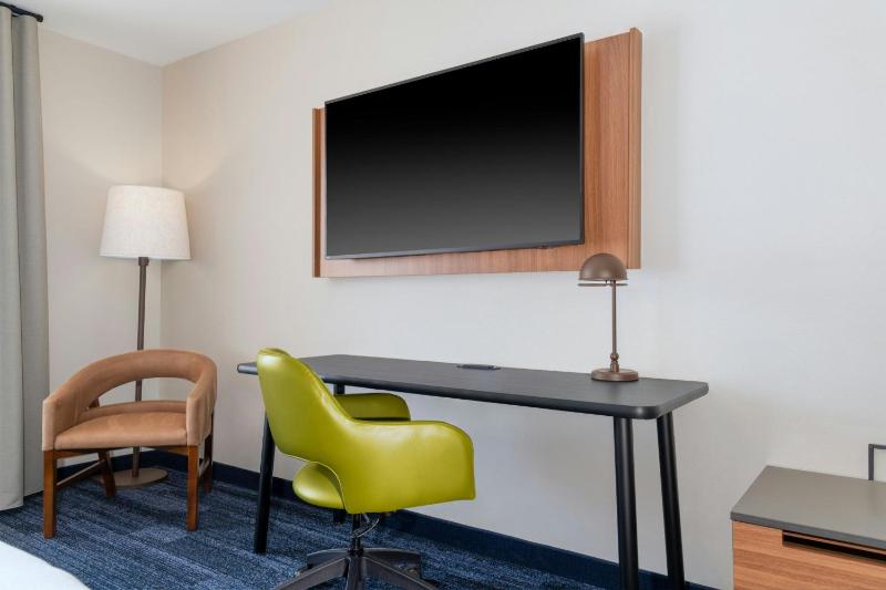 King Room image 4
