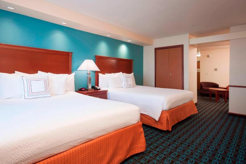 Queen Suite with Sofa Bed image 3
