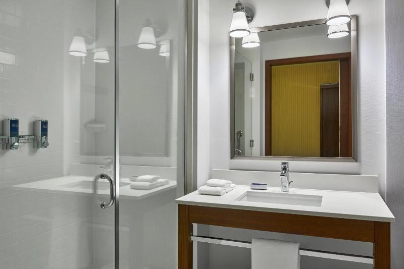 King Room image 3
