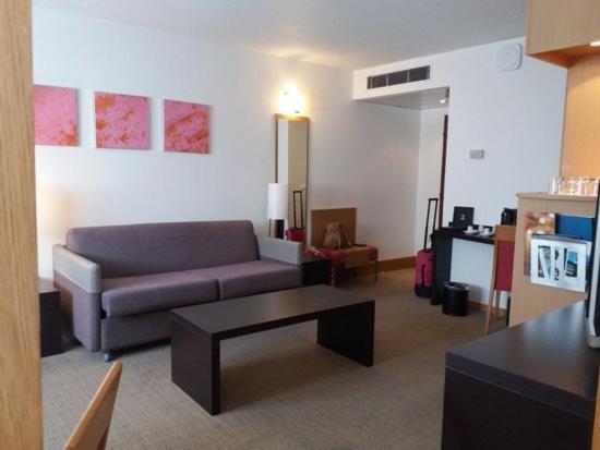 Queen Suite image 2