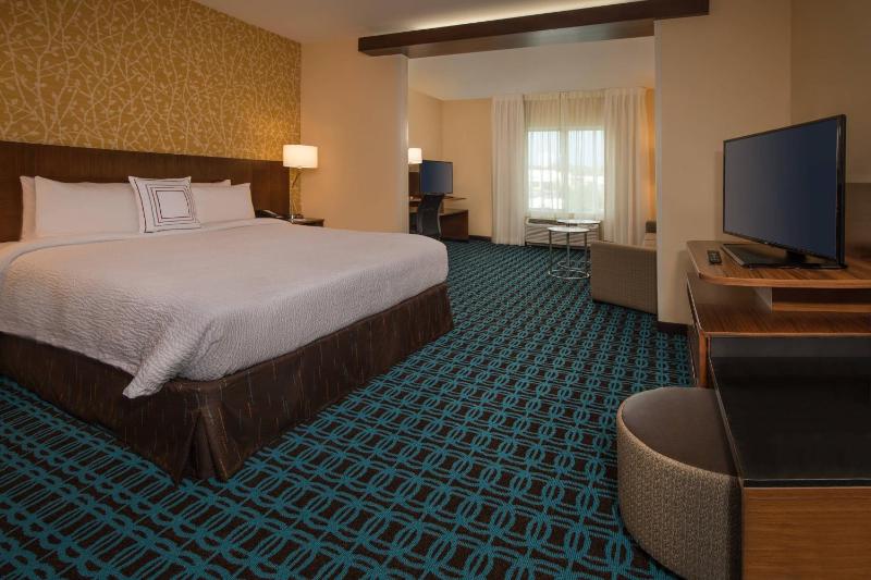 King Suite with Sofa Bed - Hearing Accessible image 4