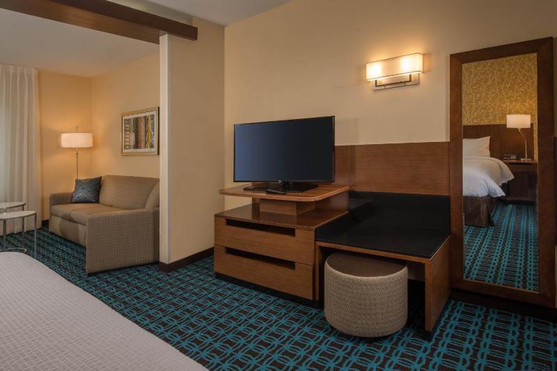 King Suite with Sofa Bed - Hearing Accessible image 2