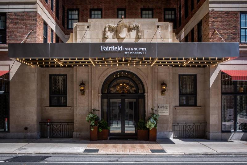 Fairfield Inn & Suites by Marriott Philadelphia Downtown/Center City - image 3