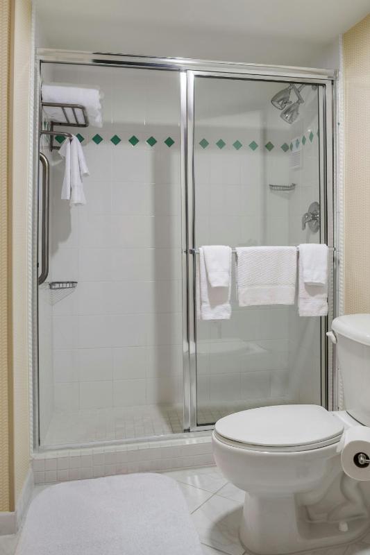 King Room with Concierge Level and Balcony image 4