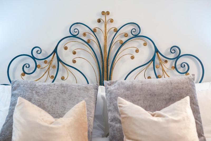 Deluxe Double Room with Bath image 2