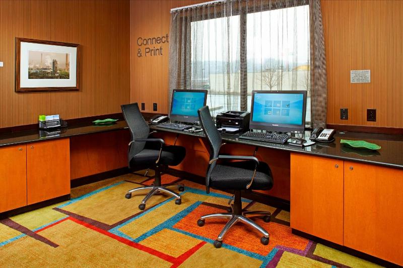 Fairfield Inn & Suites by Marriott Pittsburgh Neville Island - image 3