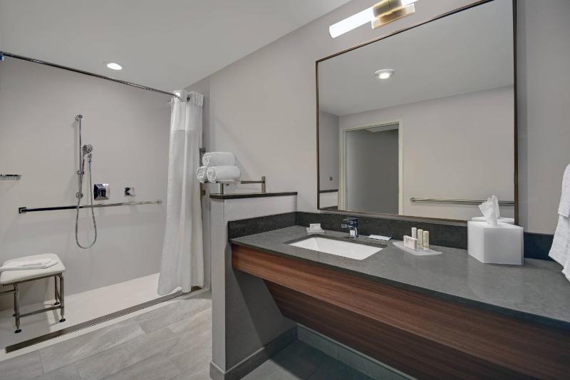 King Room image 2