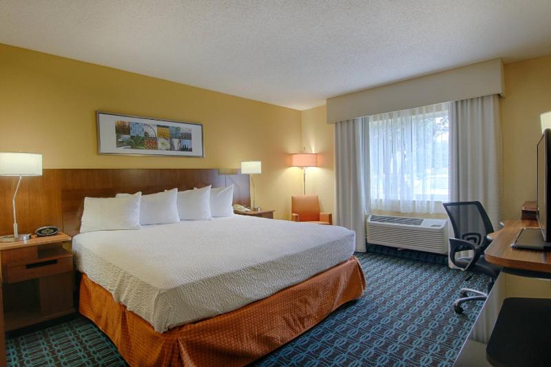 King Room image 3