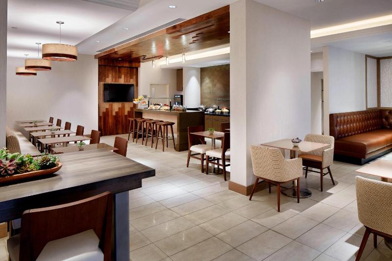 Concierge King or Double Room image 4