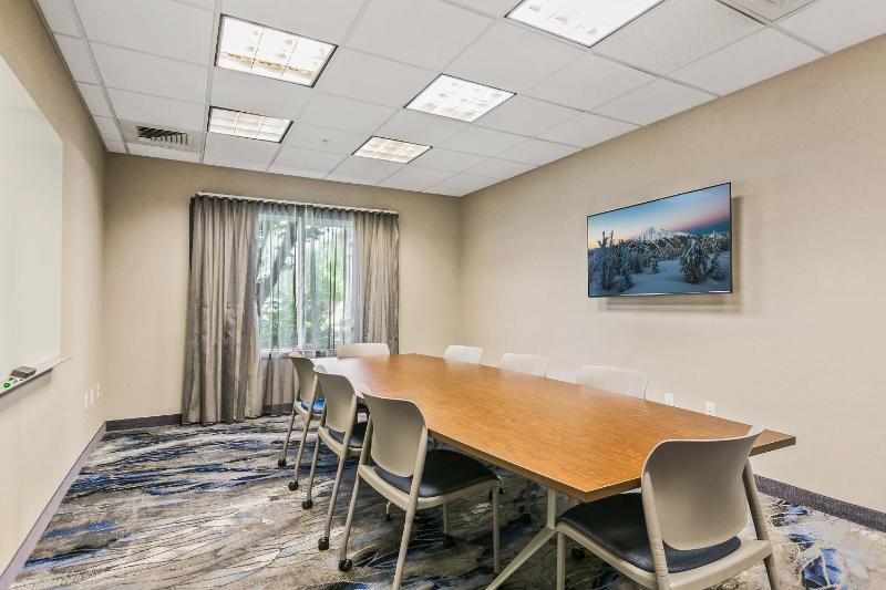 Fairfield Inn & Suites by Marriott Bend Downtown - image 10