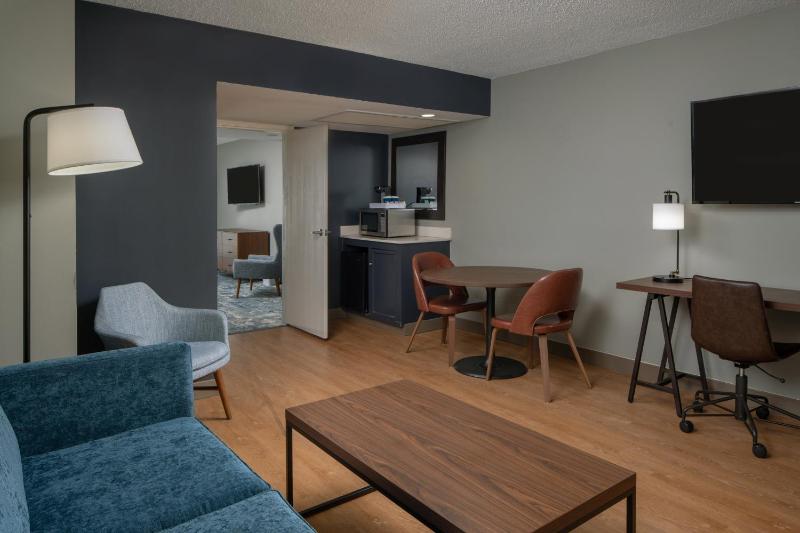 Four Points by Sheraton Suites Tampa Airport Westshore - image 15