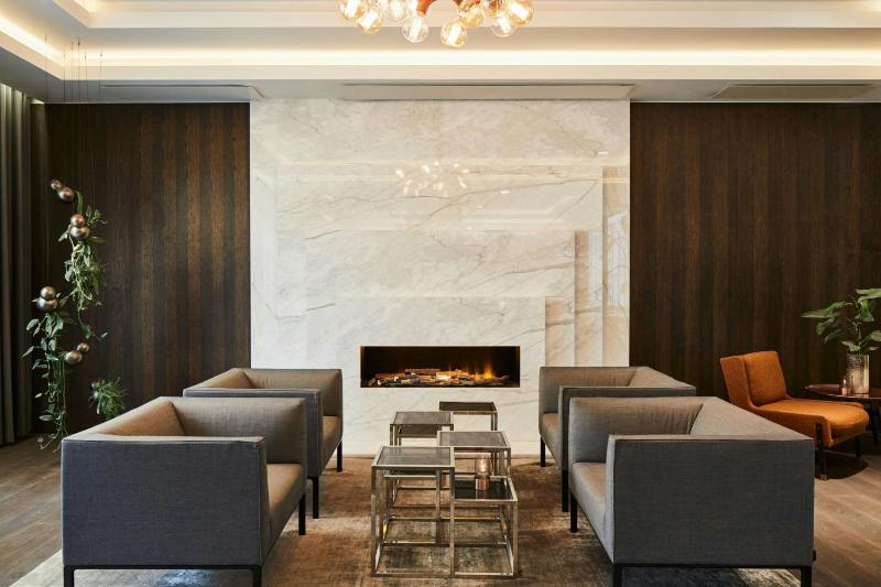 Executive Room, 1 King, City view image 2