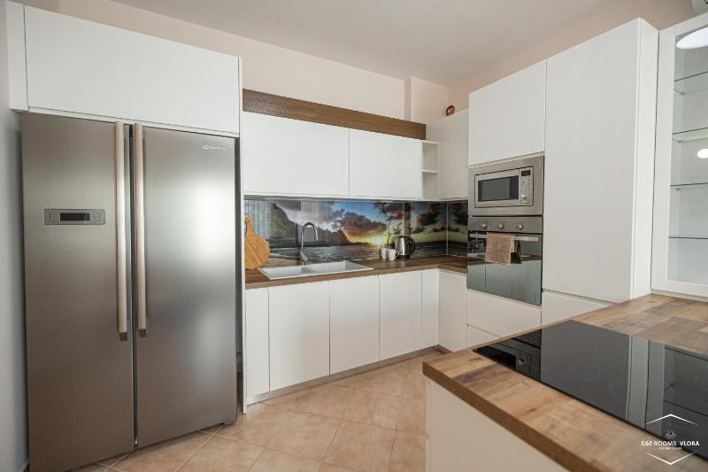 E&E Rooms Vlora - Seaside Escape - image 8