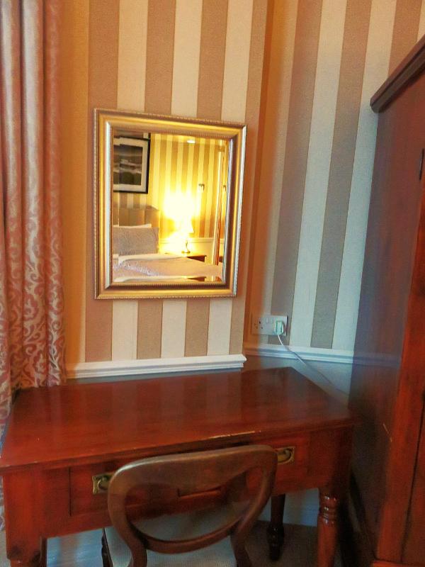 Deluxe Twin Room with Sea View image 4