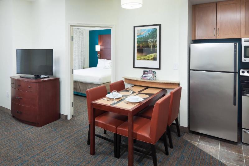 Two-Bedroom Suite image 3