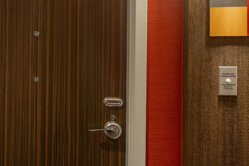 Fairfield Inn & Suites by Marriott Washington DC/Downtown - image 6