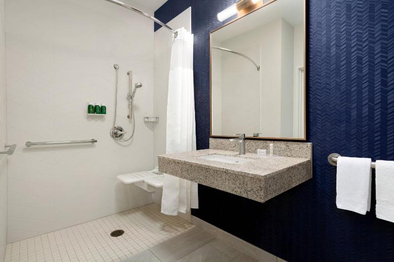 King Room with Roll-in Shower - Mobility and Hearing Accessible image 2