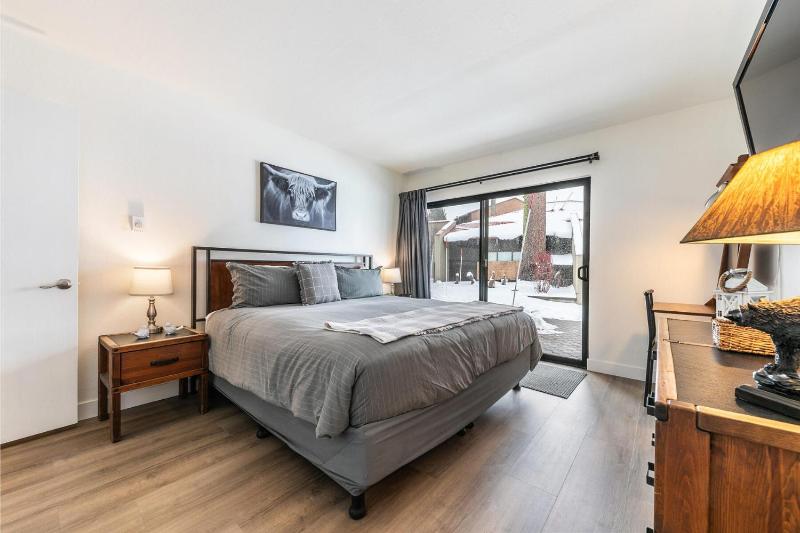 Inviting King Deluxe 1 BR Condo W/Lake view #141 at Donner Lake Village - image 2