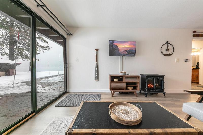 Inviting King Deluxe 1 BR Condo W/Lake view #141 at Donner Lake Village - image 7