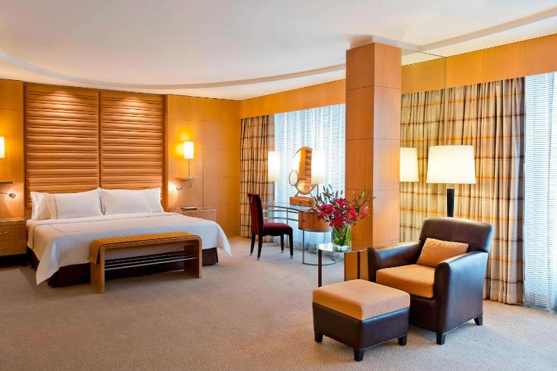 Grand Deluxe Room image 1