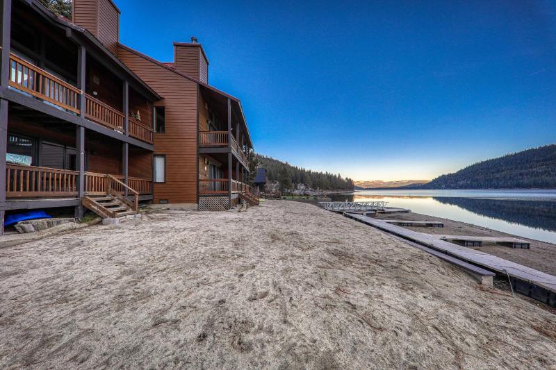 Inviting King Deluxe 1 BR Condo W/Lake view #141 at Donner Lake Village - image 16