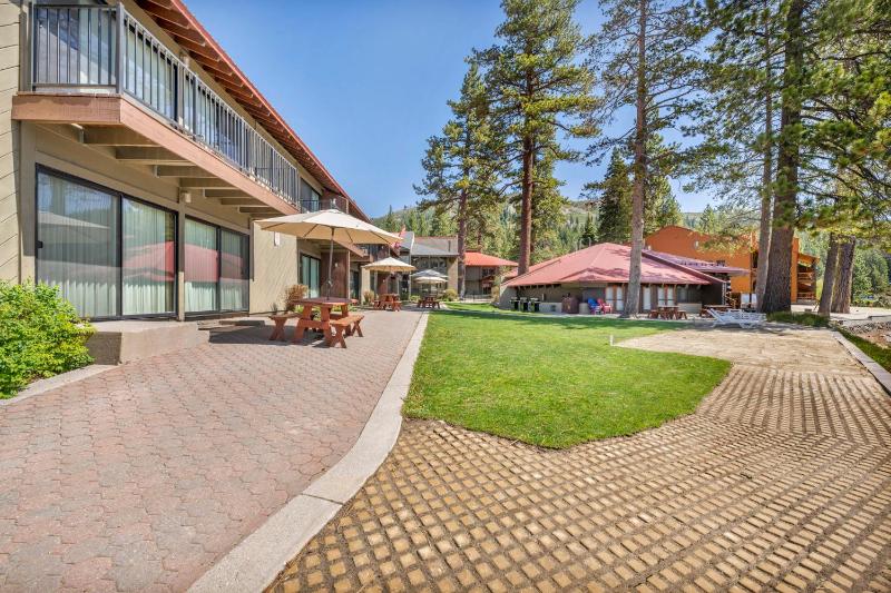 Inviting King Deluxe 1 BR Condo W/Lake view #141 at Donner Lake Village - image 12