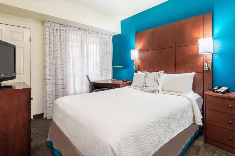 Two-Bedroom Suite with Fireplace image 3