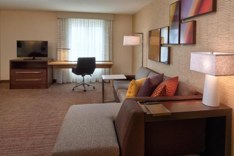 One-Bedroom King Suite image 3