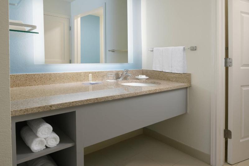 Two-Bedroom Suite image 3