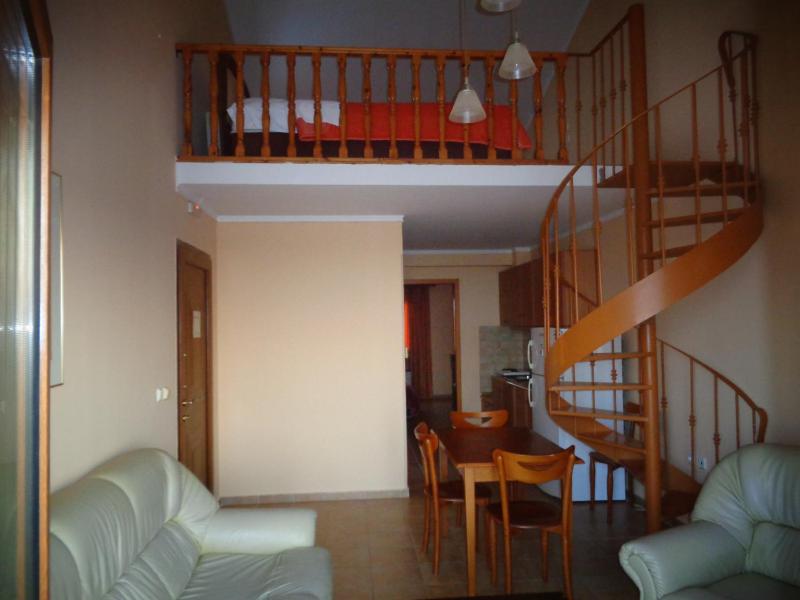 Bell Air Hotel - image 12