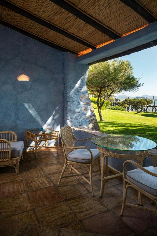 Heritage Suite, king bed, partial Sea View, terrace, original wing image 3