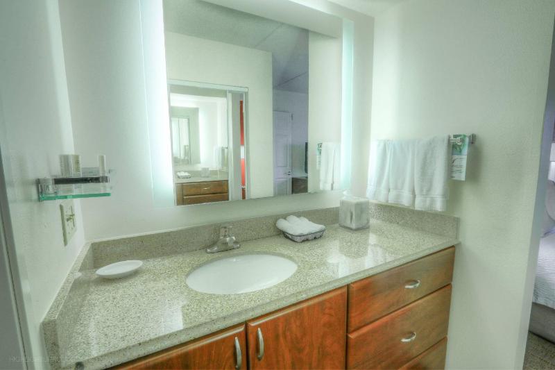 Two-Bedroom Queen Suite with Sofa Bed image 2